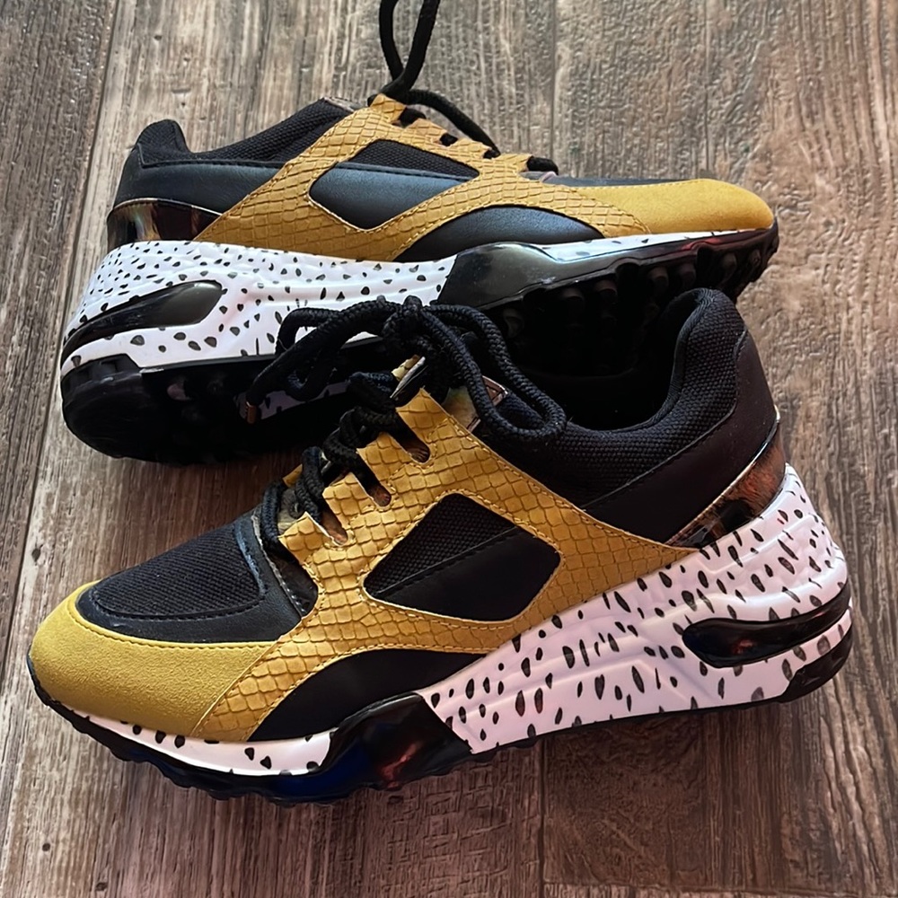 New Steve Madden tennis shoes
